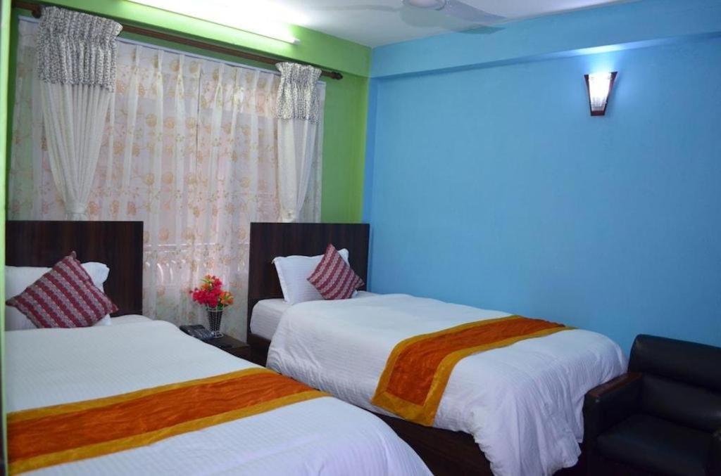 Oyo 492 Hotel Yeti Home Kathmandu Exterior photo