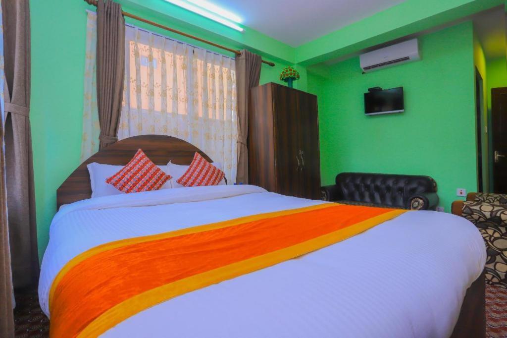 Oyo 492 Hotel Yeti Home Kathmandu Exterior photo